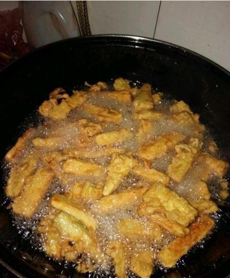 茄子怎么做好吃？这种做法好吃又下饭，连汤汁都不会剩，先收藏！
