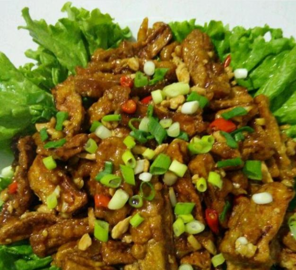 茄子怎么做好吃？这种做法好吃又下饭，连汤汁都不会剩，先收藏！