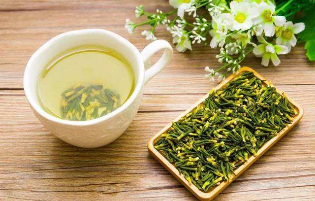 巧去莲子心 夏季吃莲子心清心去热