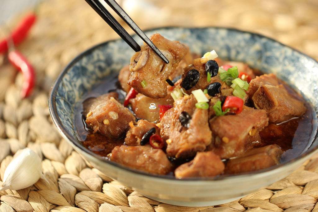 不失营养蒸排骨  花俏美味排骨这样做